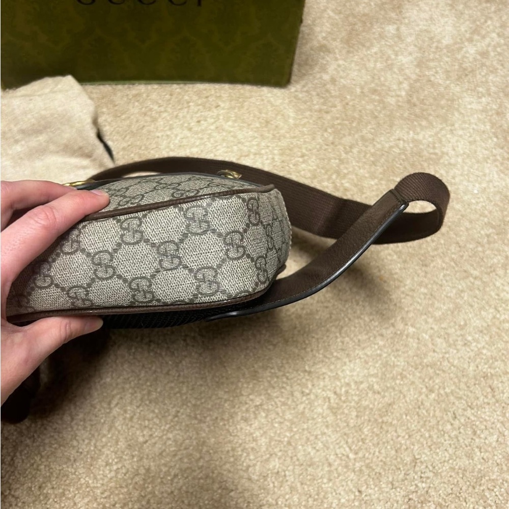 Authentic, like new Gucci belt bag - Picture 3 of 10